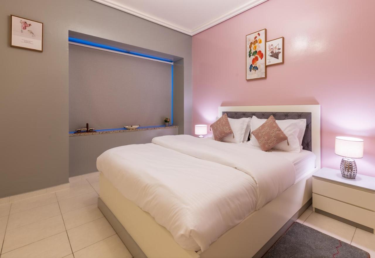 Trinity Holiday Homes - Sheikh Zayed Road Near To Financial Center Metro Station Dubai Exterior foto