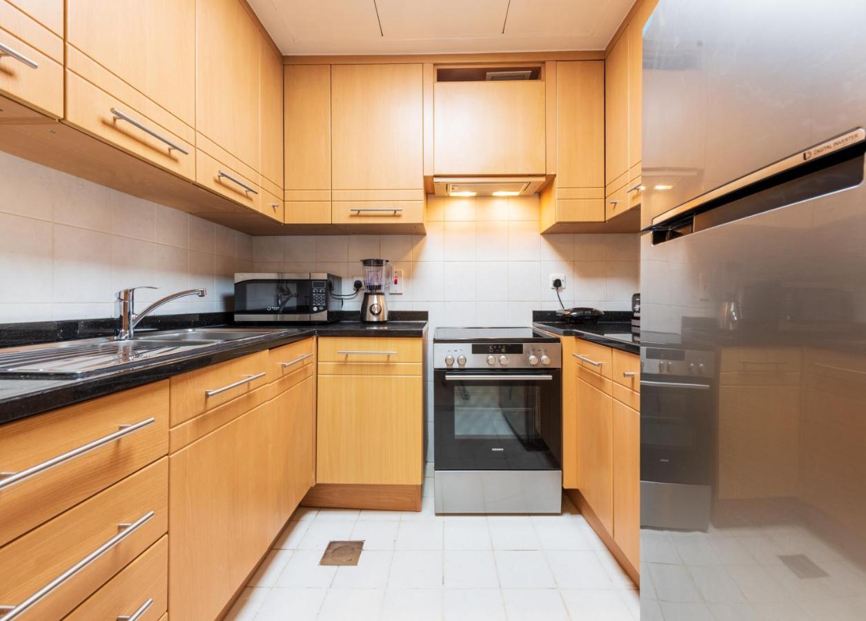 Trinity Holiday Homes - Sheikh Zayed Road Near To Financial Center Metro Station Dubai Exterior foto