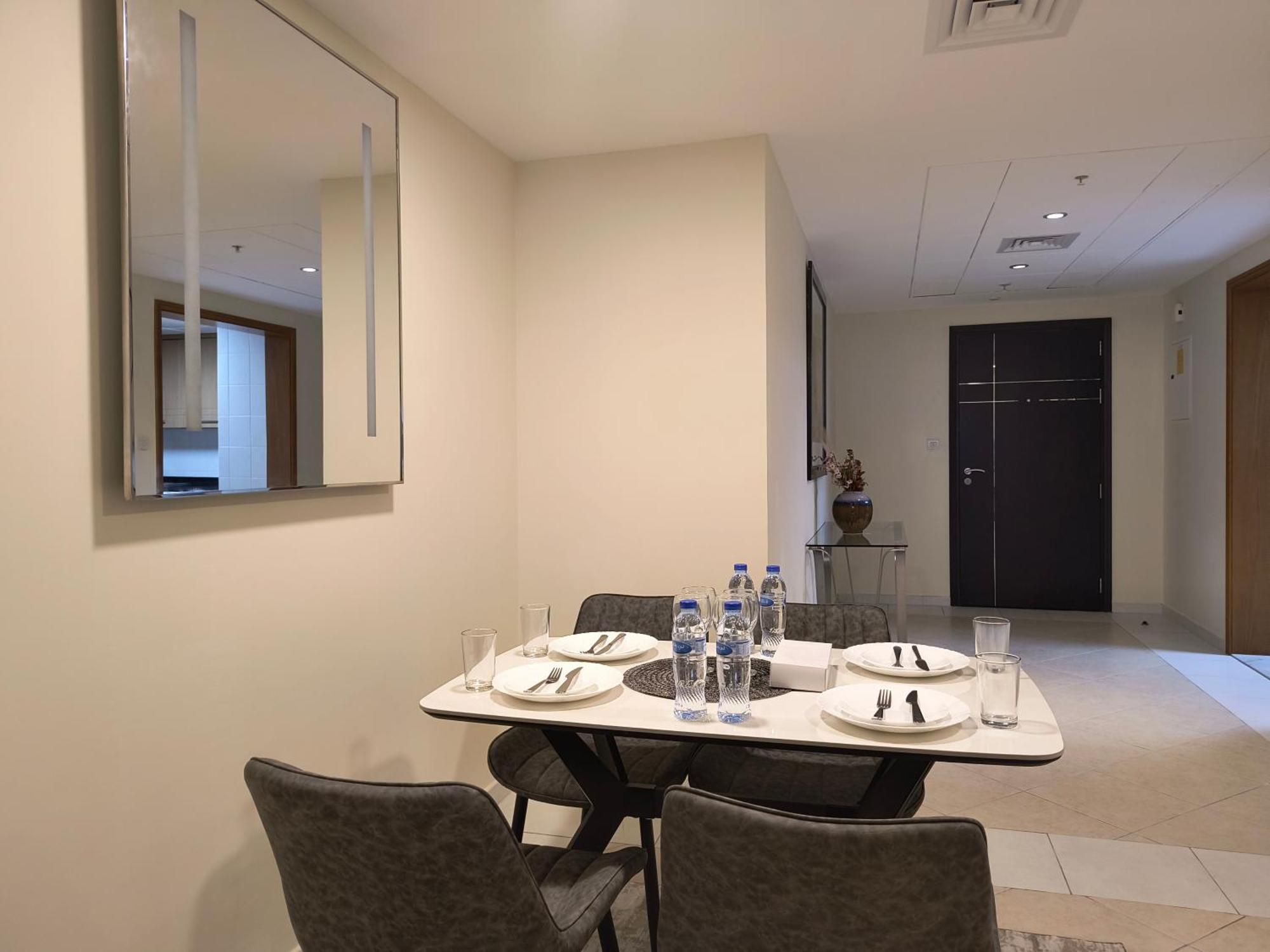 Trinity Holiday Homes - Sheikh Zayed Road Near To Financial Center Metro Station Dubai Exterior foto