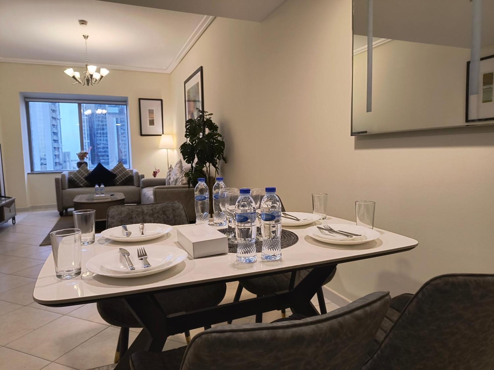 Trinity Holiday Homes - Sheikh Zayed Road Near To Financial Center Metro Station Dubai Exterior foto